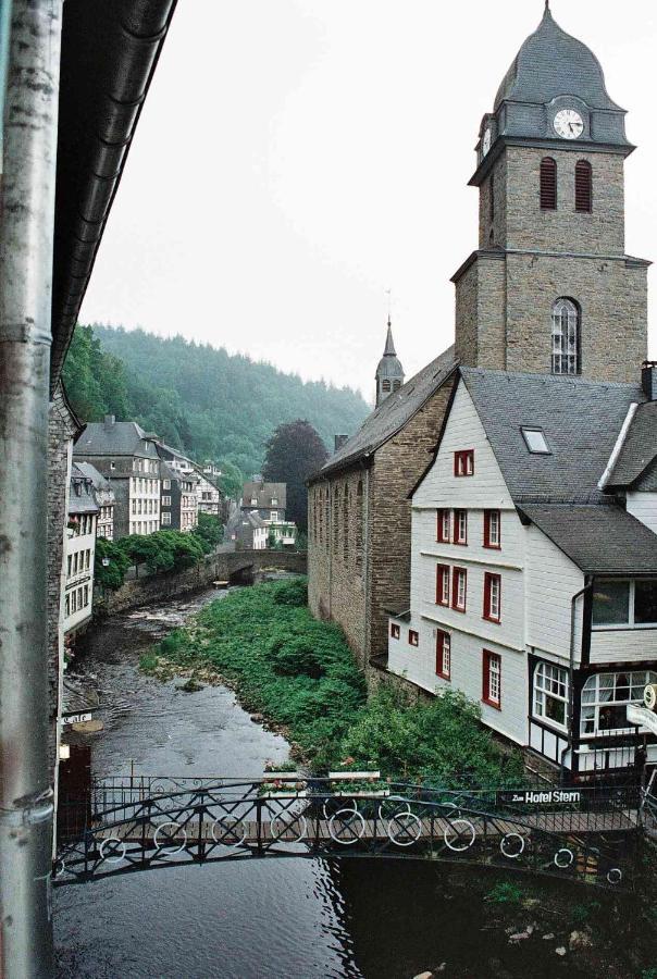 Historisches Haus Im Herzen Von Monschau Exterior foto