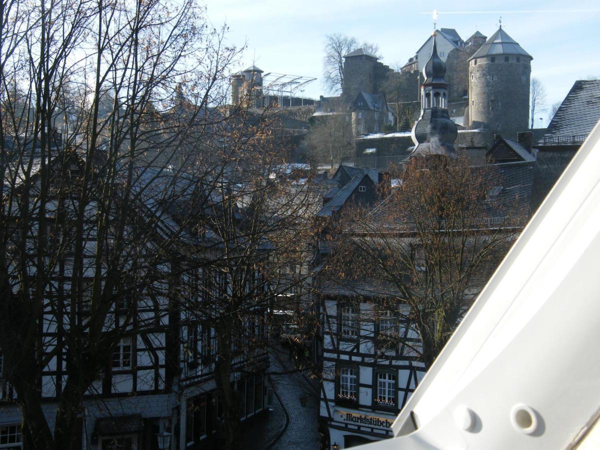 Historisches Haus Im Herzen Von Monschau Exterior foto