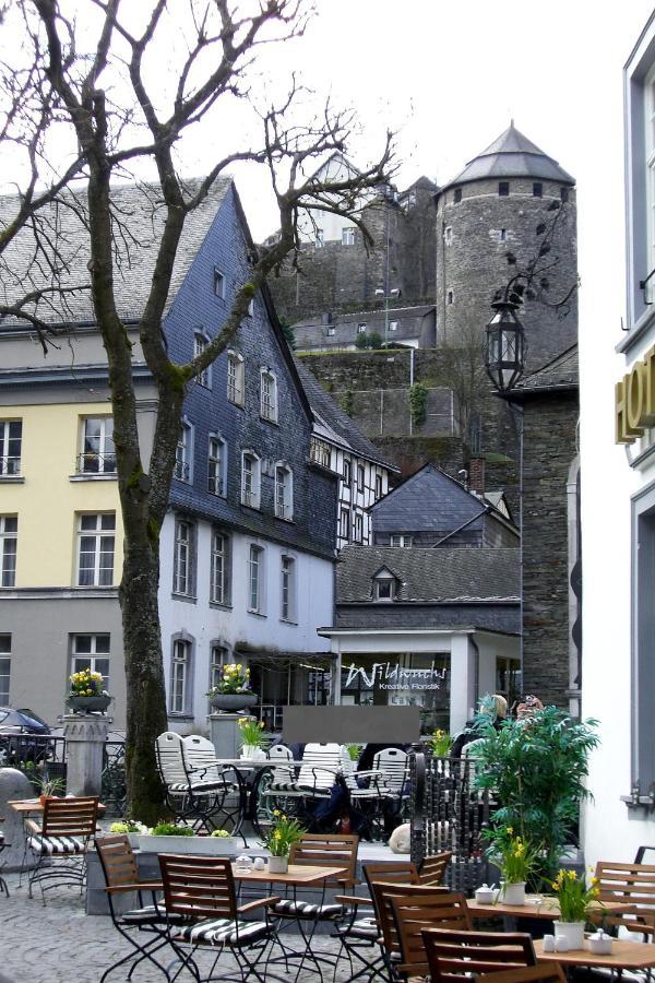 Historisches Haus Im Herzen Von Monschau Exterior foto