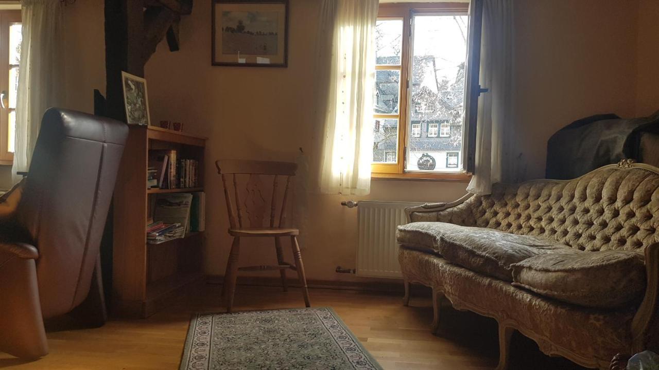Historisches Haus Im Herzen Von Monschau Exterior foto